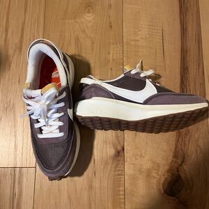 Nike Waffle Debut Vintage Sneakers